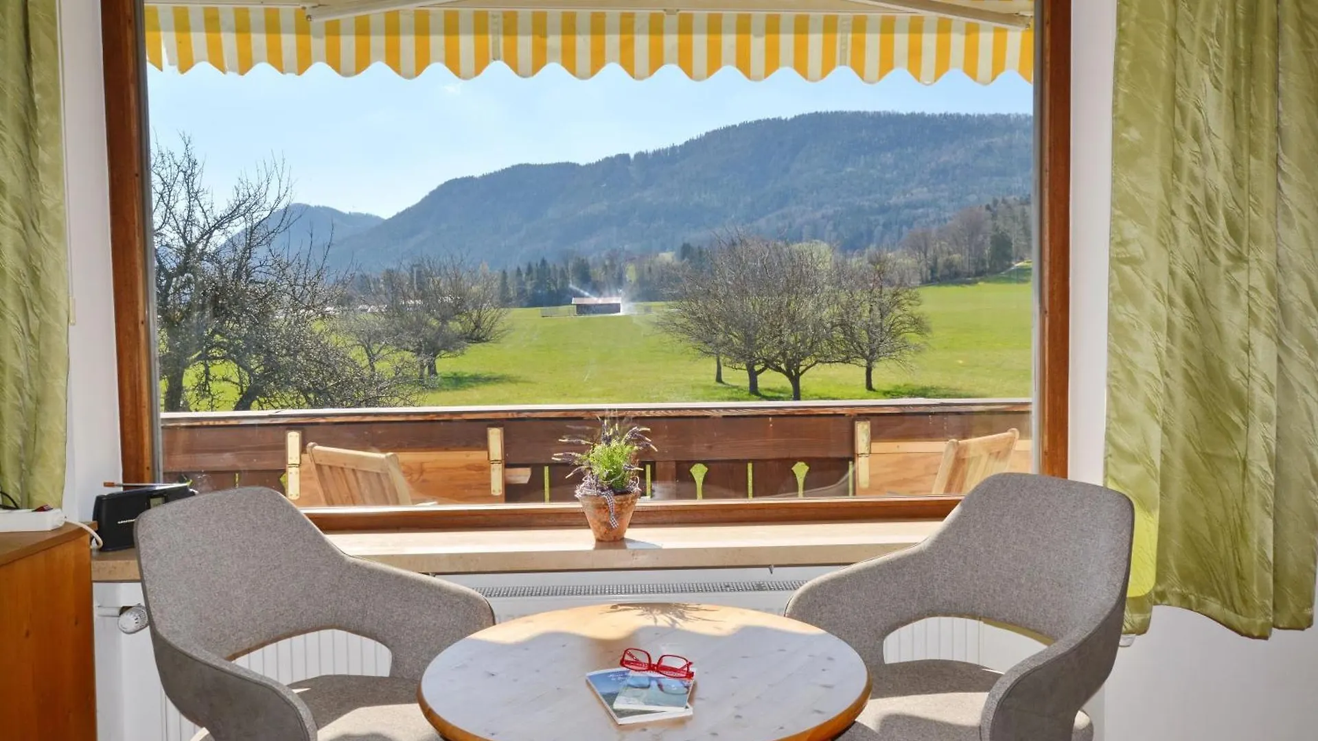 Bergblick Apartment Bernau am Chiemsee